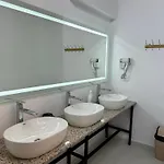 Hostel Helin's By Backpackers *