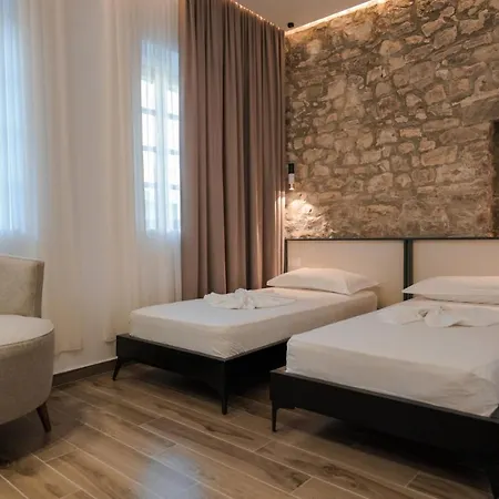 Helin's By Backpackers Hostel *