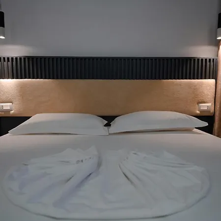 Helin's Hostel Μπεράτ