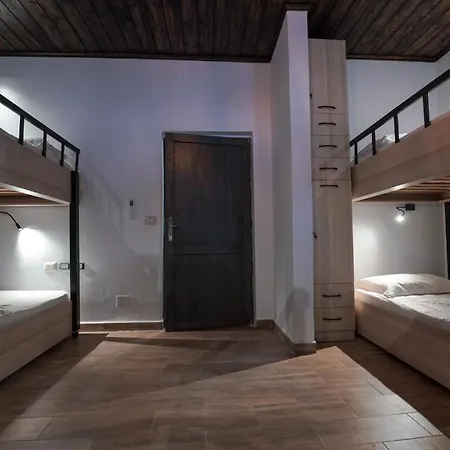 Helin's By Backpackers Hostel *