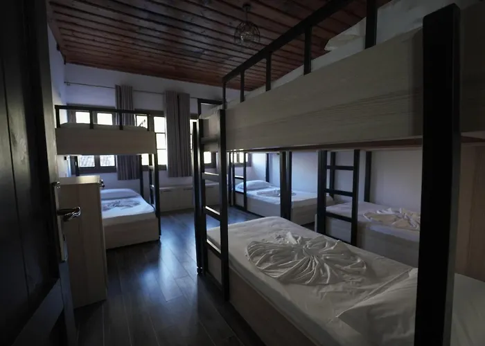 Helin's By Backpackers * Berat