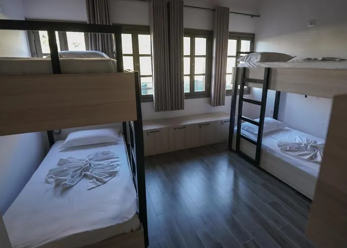 Hostel Helin's By Backpackers *