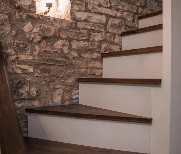 Helin's By Backpackers * Berat