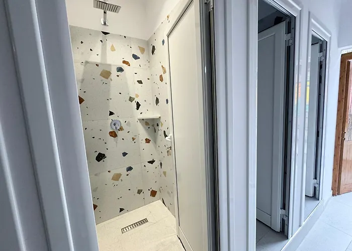 Hostel Helin's By Backpackers *