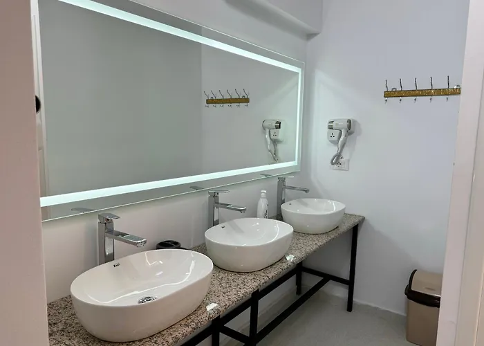 Hostel Helin's By Backpackers *