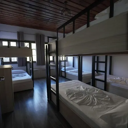 Helin's By Backpackers * Berat