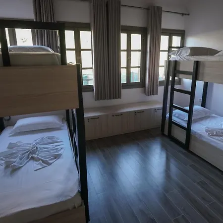 Hostel Helin's By Backpackers *