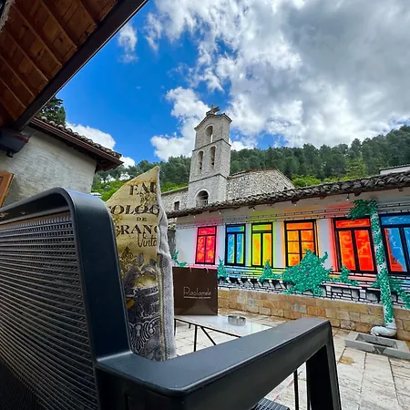 Helin's By Backpackers Berat